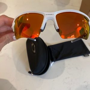 Oakley 2.0 white prism field lense sunglasses